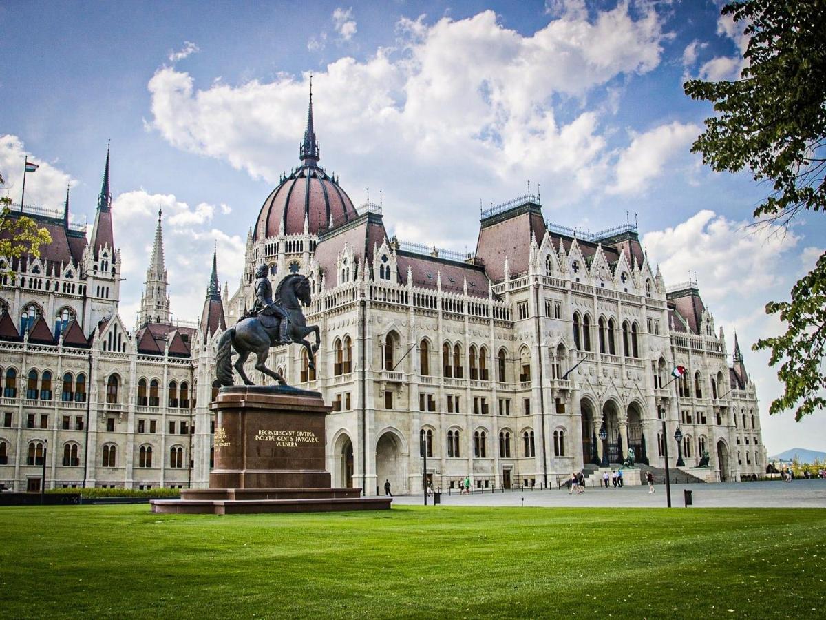 Luxe, Historic Home Downtown Landmarks 19 Century Budapest Exteriör bild
