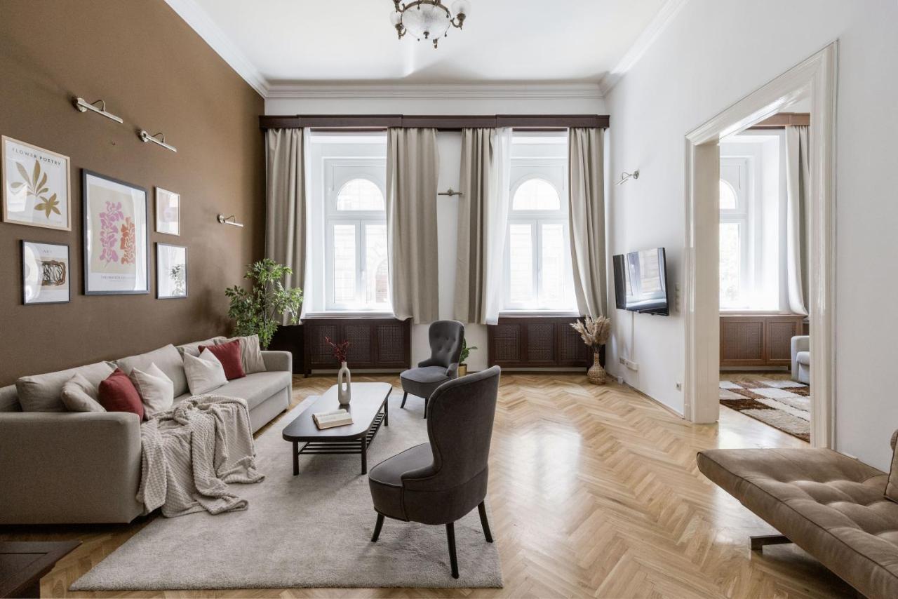 Luxe, Historic Home Downtown Landmarks 19 Century Budapest Exteriör bild