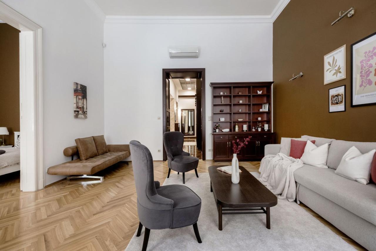 Luxe, Historic Home Downtown Landmarks 19 Century Budapest Exteriör bild