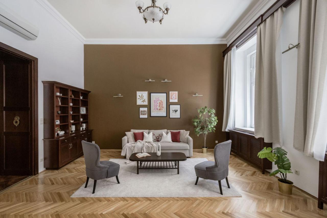 Luxe, Historic Home Downtown Landmarks 19 Century Budapest Exteriör bild